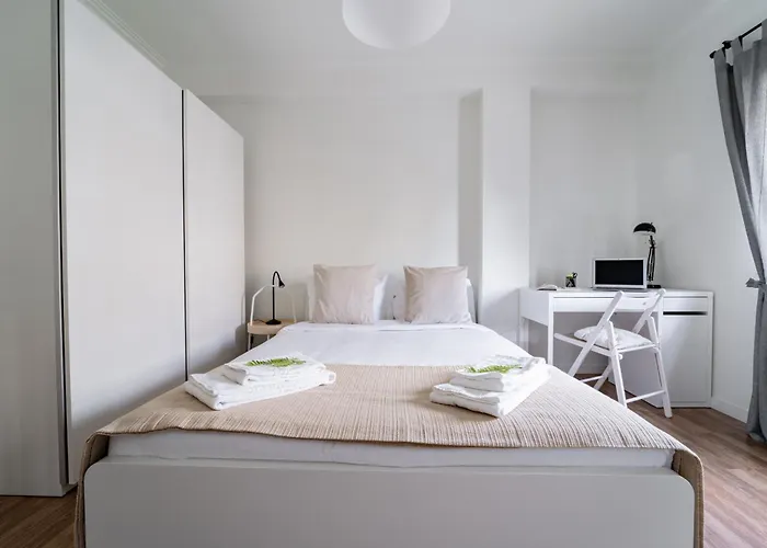 Alvares Araujo - Familiar Perto Da Estacao De Comboios Braga